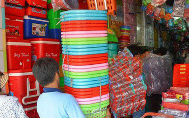 Tác động của chiến tranh thương mại đến tương lai ngành nhựa Việt: Thành nhà cung cấp cho Walmart, IKEA hay tràn ngập hàng nhựa Trung Quốc dán nhãn 